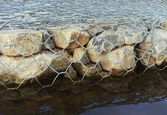 热镀锌石笼网海岸应用工程图片